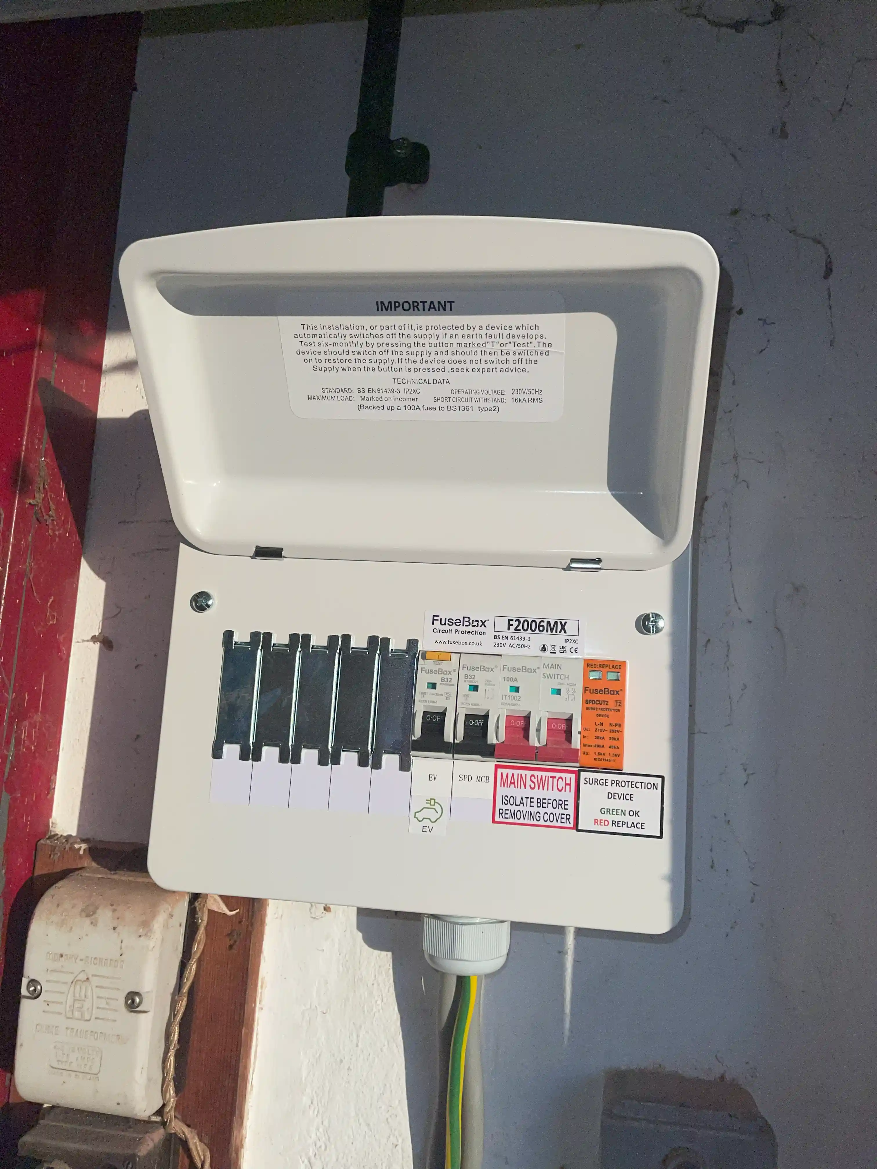 Emergency Electrician Thames Ditton